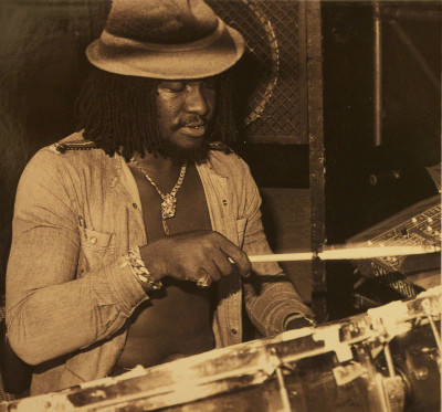 ROOTS AND CULTURE Emission Reggae Radio G Angers18 02 2026 - SPECIAL BATTERIE / SLY DUNBAR